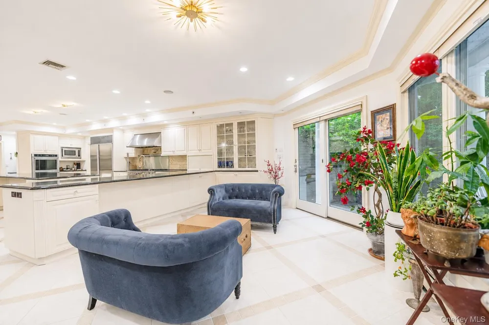 20 Astro Place Dix Hills, NY 11746