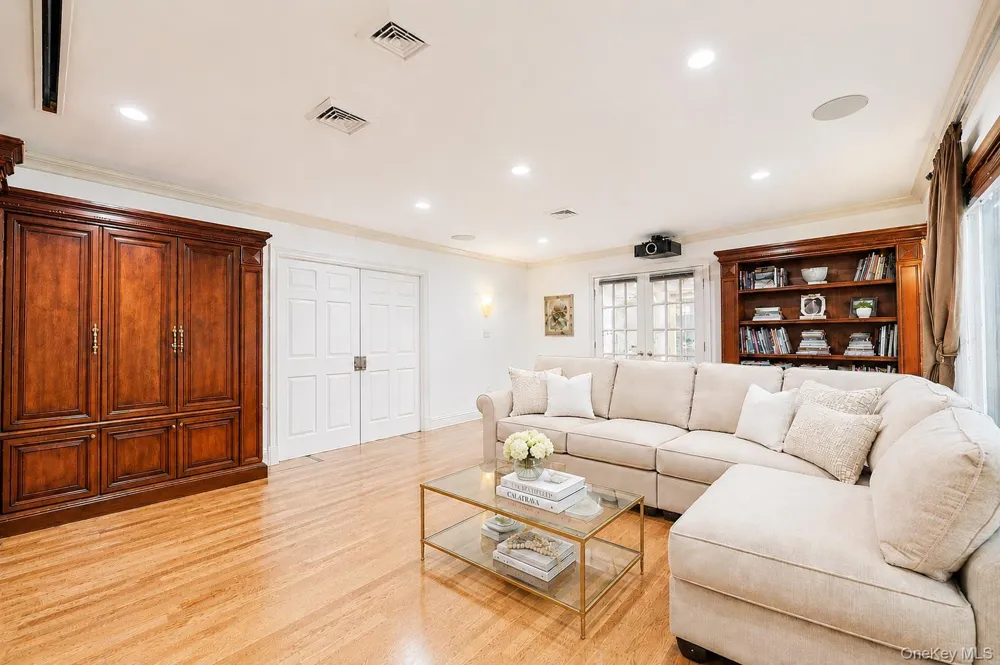 20 Astro Place Dix Hills, NY 11746