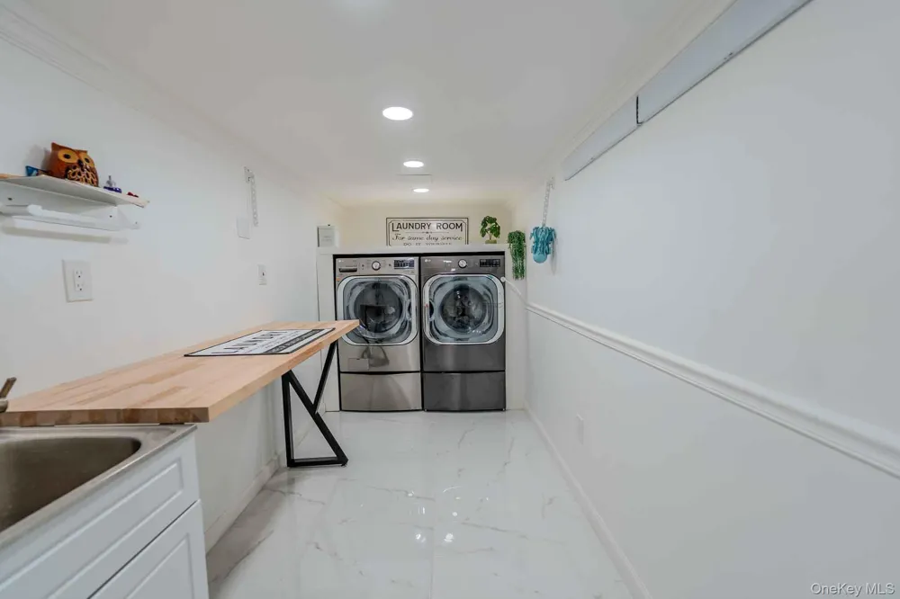 20 Astro Place Dix Hills, NY 11746