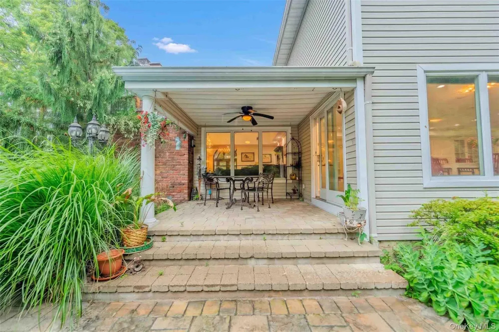 20 Astro Place Dix Hills, NY 11746