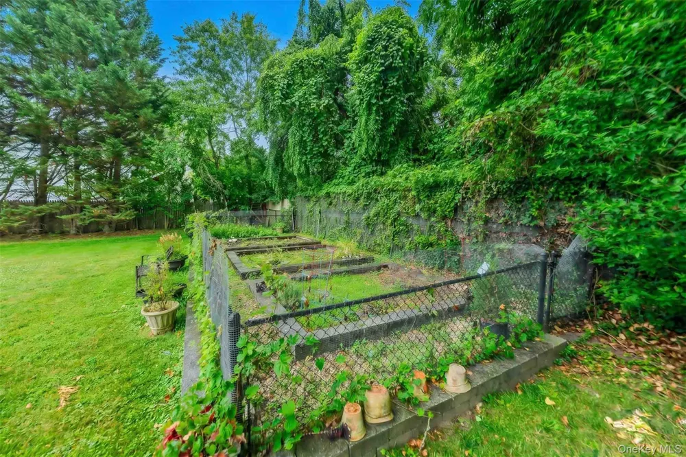 20 Astro Place Dix Hills, NY 11746
