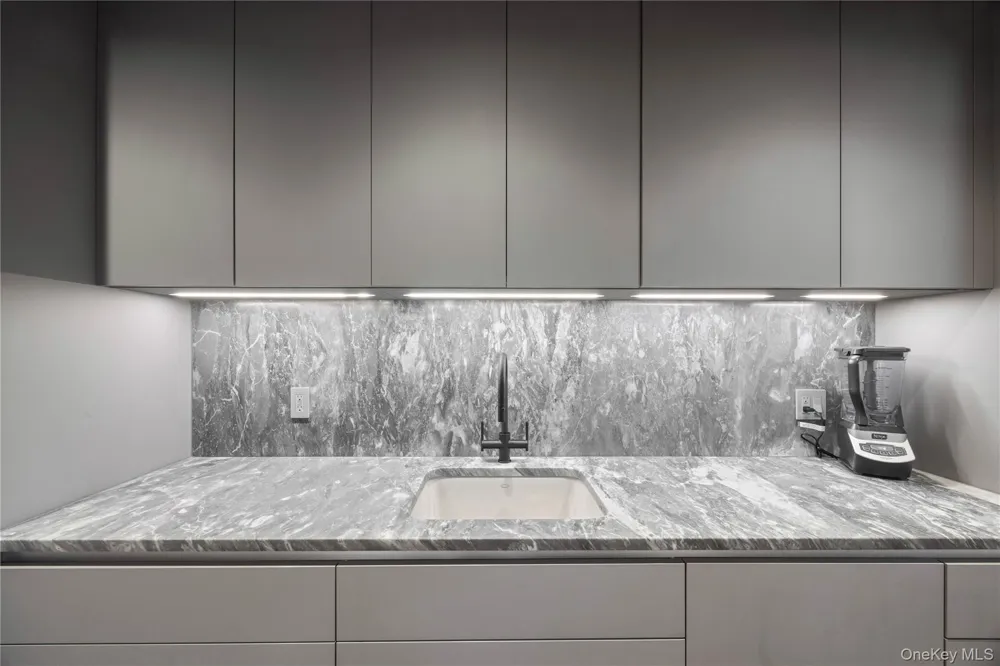 547 W 47th Street #509 New York (Manhattan), NY 10036