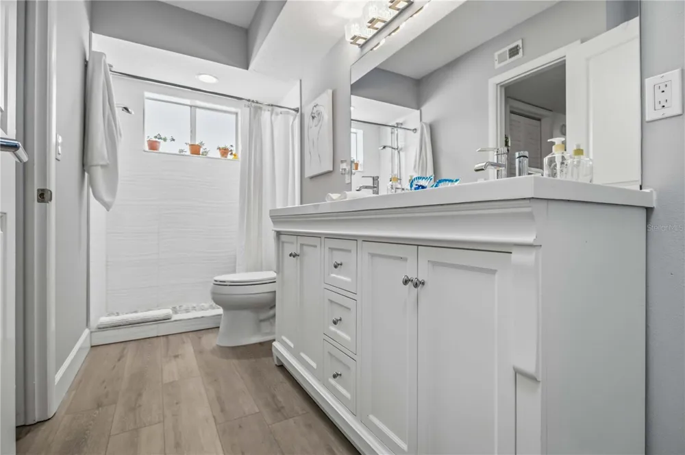 3804 GULF OF MEXICO DRIVE #B204 Longboat Key, FL 34228