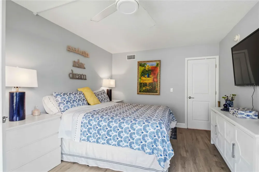 3804 GULF OF MEXICO DRIVE #B204 Longboat Key, FL 34228