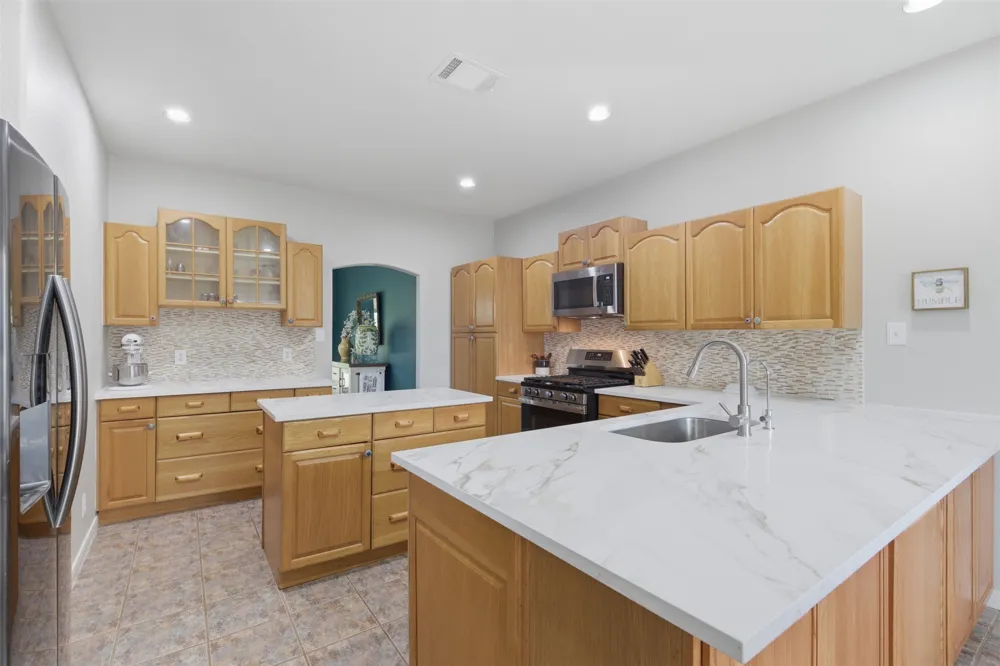 7020 CR 211 Florence, TX 76527