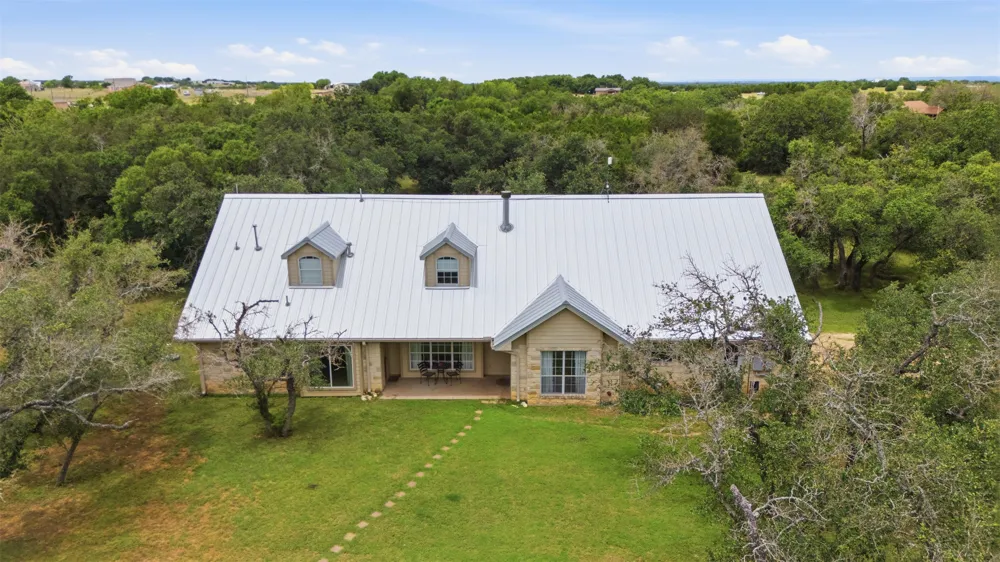 7020 CR 211 Florence, TX 76527