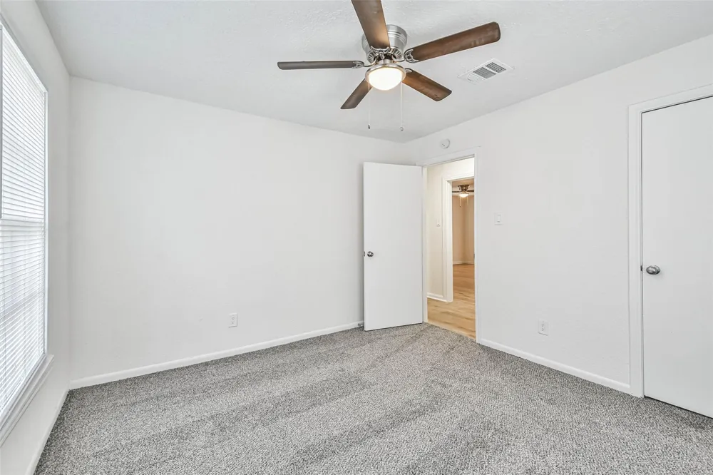 105 Live Oak Street Baytown, TX 77520