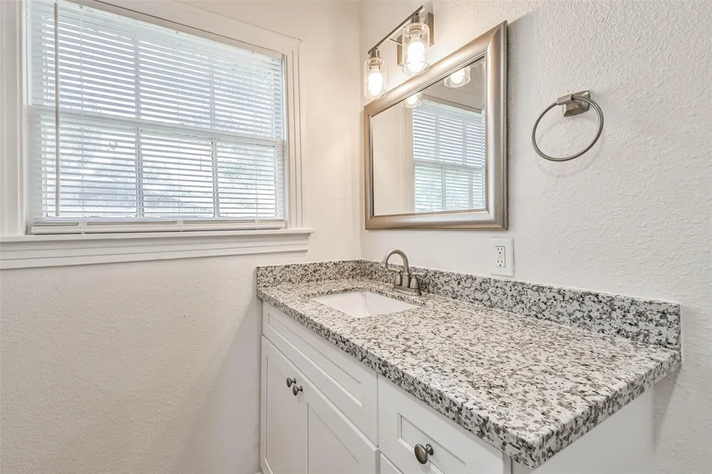 105 Live Oak Street Baytown, TX 77520