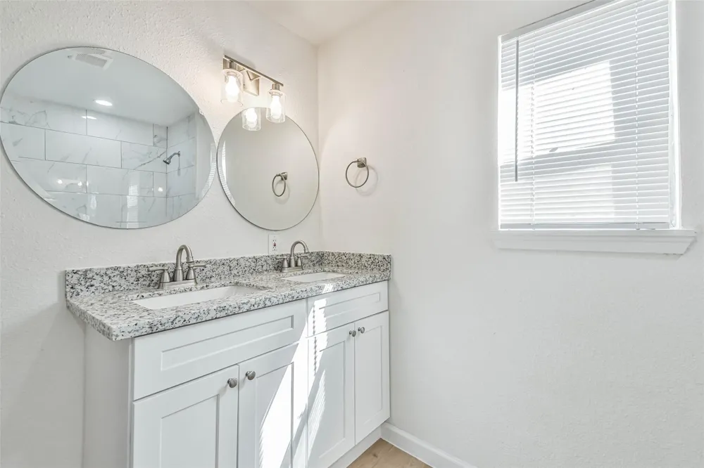105 Live Oak Street Baytown, TX 77520