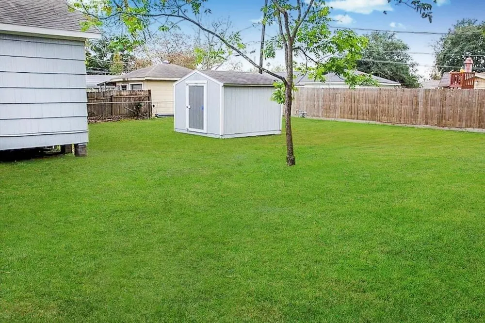 105 Live Oak Street Baytown, TX 77520