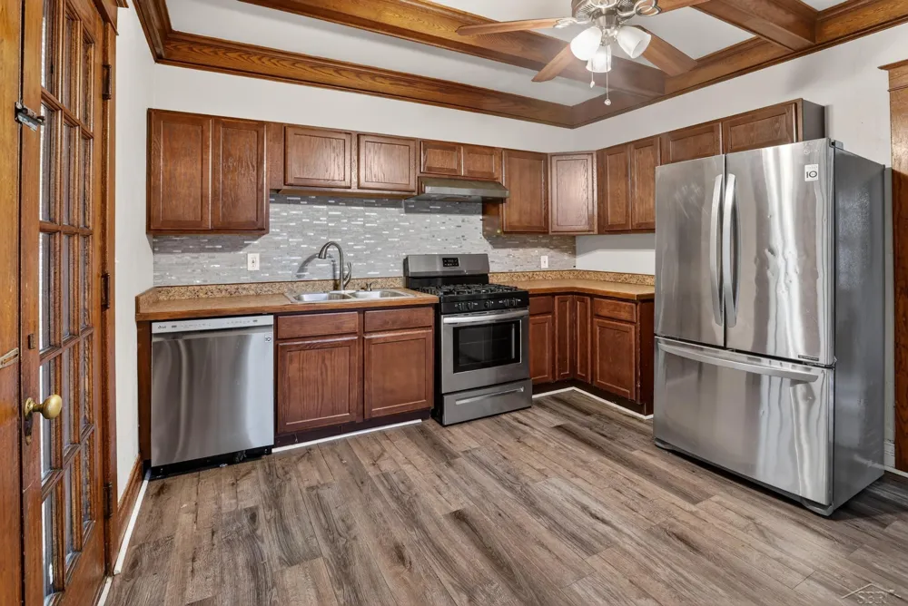 1118 E Holland Avenue Saginaw City, MI 48601