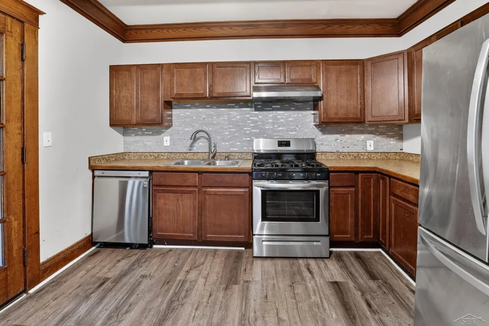 1118 E Holland Avenue Saginaw City, MI 48601