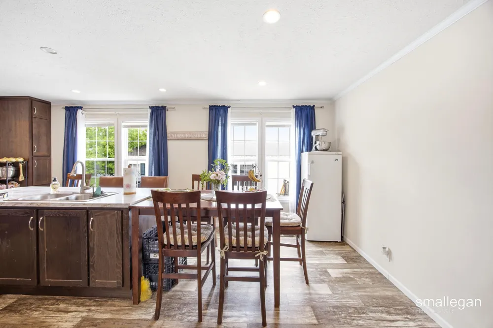 3668 Sun Valley Street NW Walker City, MI 49544