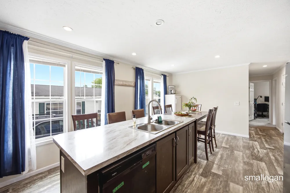 3668 Sun Valley Street NW Walker City, MI 49544