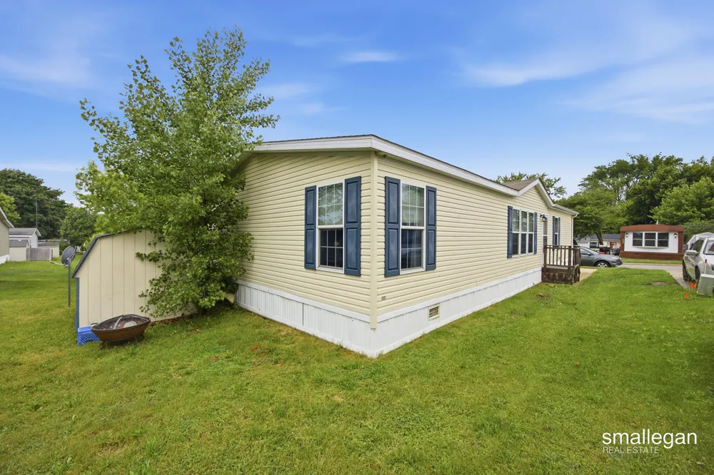 3668 Sun Valley Street NW Walker City, MI 49544