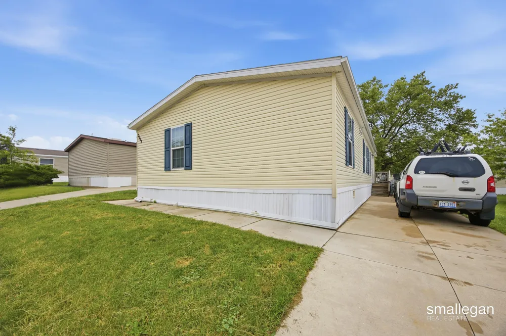 3668 Sun Valley Street NW Walker City, MI 49544