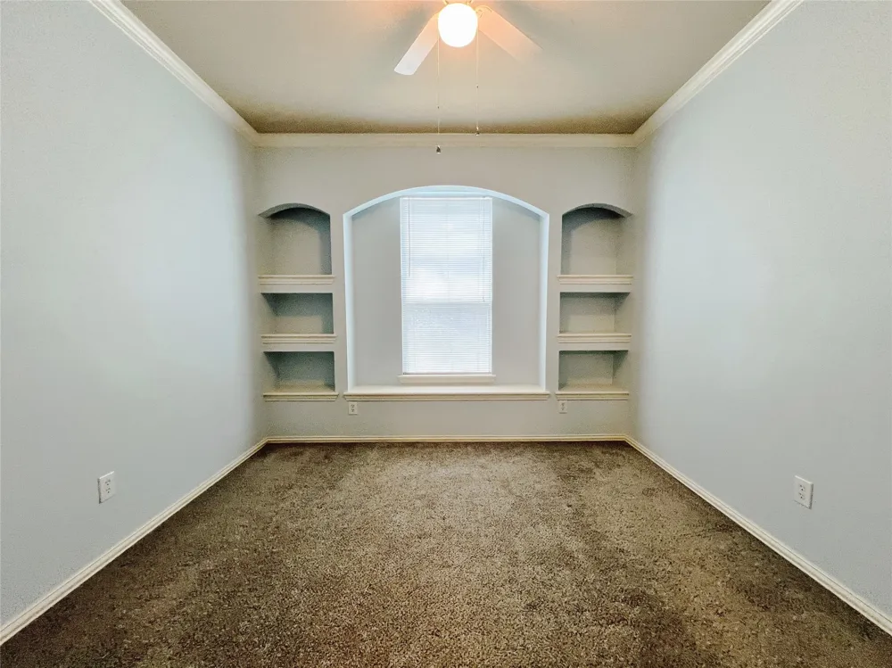 552 Kerry Street Crowley, TX 76036