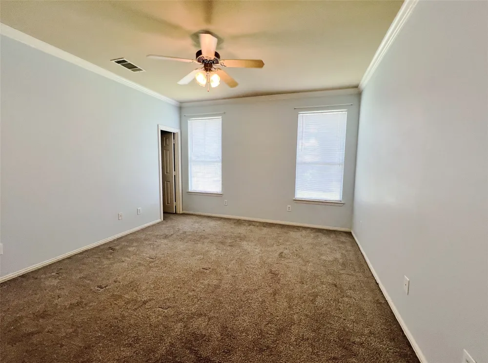 552 Kerry Street Crowley, TX 76036