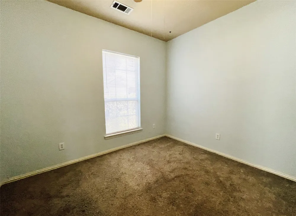 552 Kerry Street Crowley, TX 76036