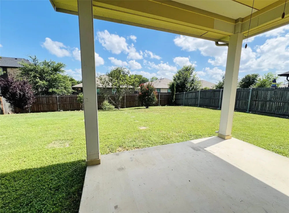 552 Kerry Street Crowley, TX 76036