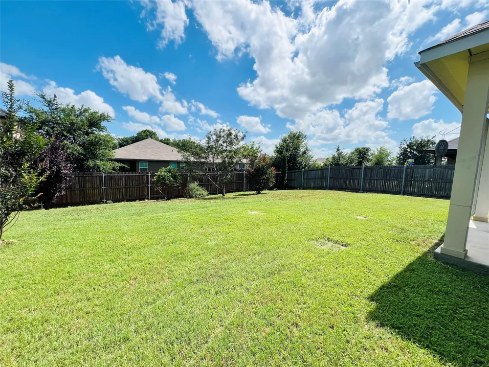 552 Kerry Street Crowley, TX 76036