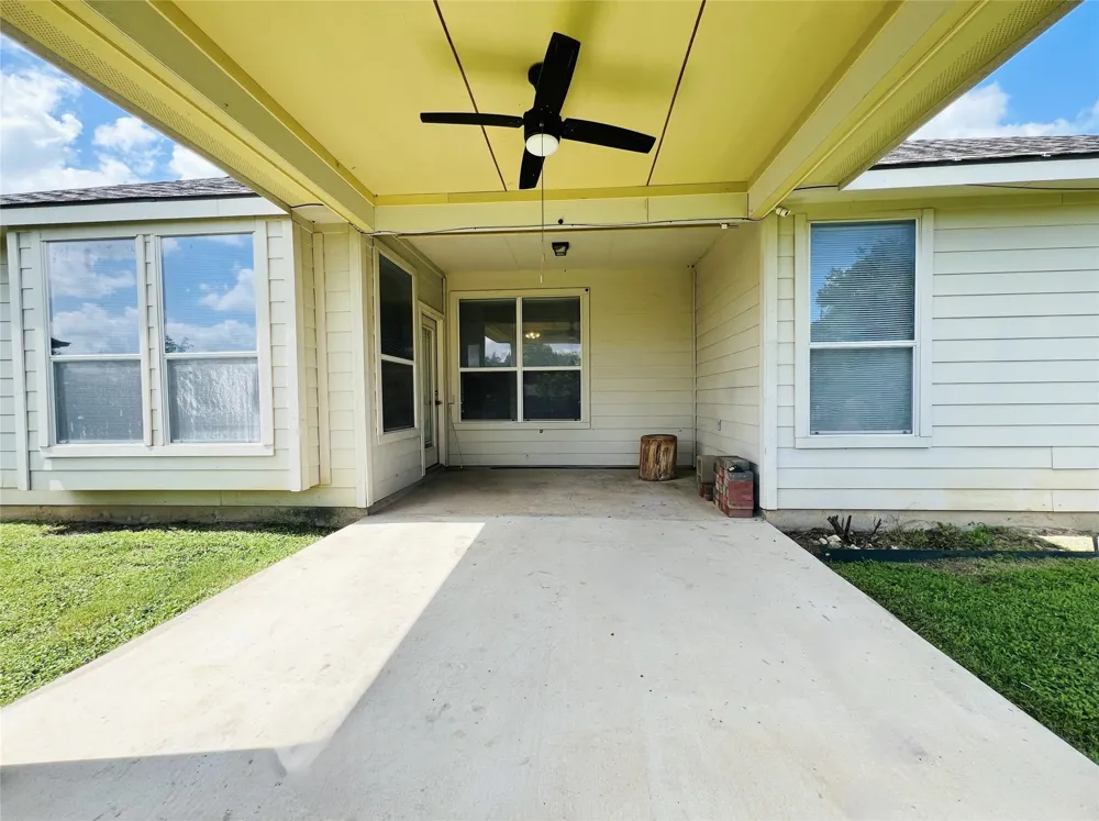 552 Kerry Street Crowley, TX 76036