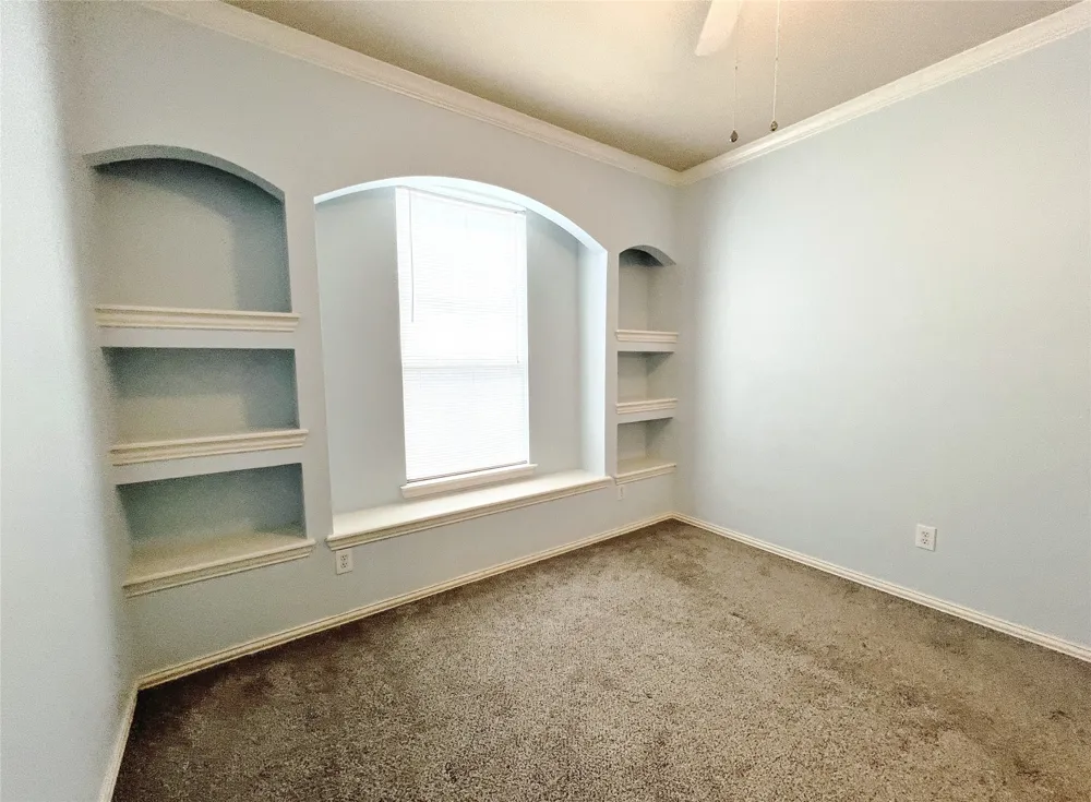 552 Kerry Street Crowley, TX 76036