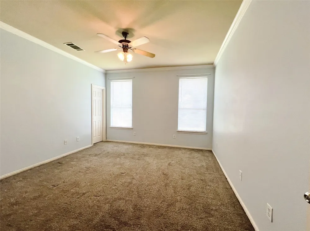 552 Kerry Street Crowley, TX 76036