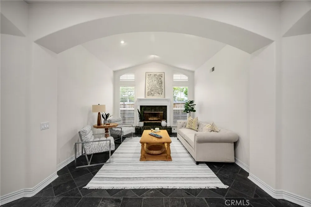 8040 Corte Sasafras Carlsbad, CA 92009