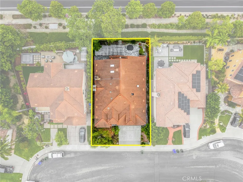 8040 Corte Sasafras Carlsbad, CA 92009