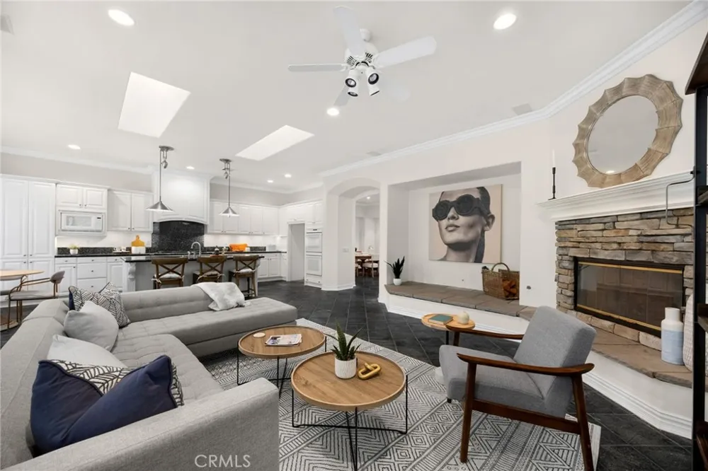 8040 Corte Sasafras Carlsbad, CA 92009