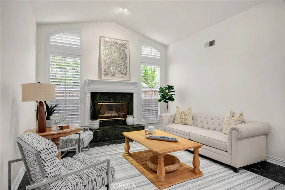 8040 Corte Sasafras Carlsbad, CA 92009