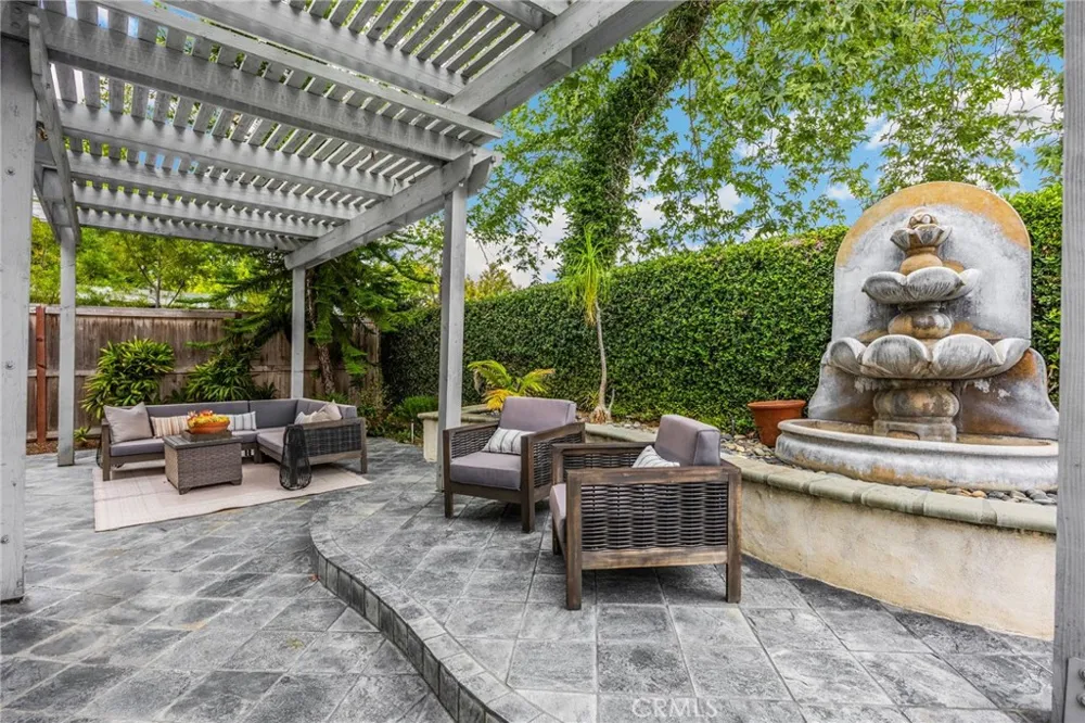 8040 Corte Sasafras Carlsbad, CA 92009