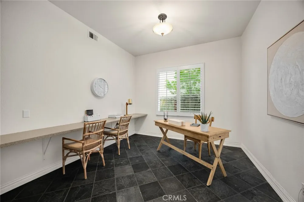 8040 Corte Sasafras Carlsbad, CA 92009