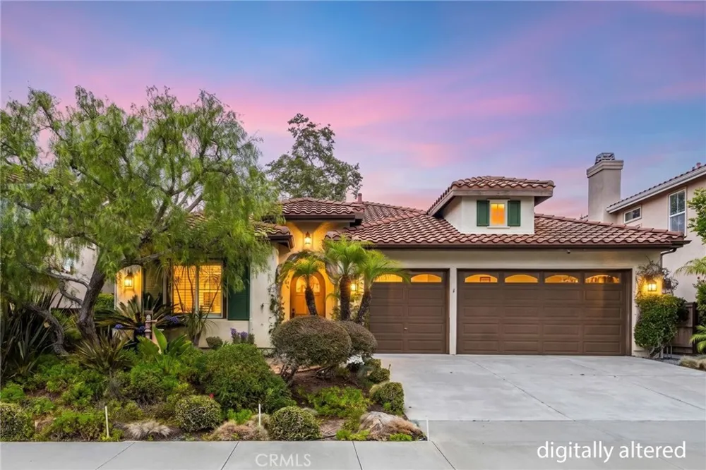8040 Corte Sasafras Carlsbad, CA 92009