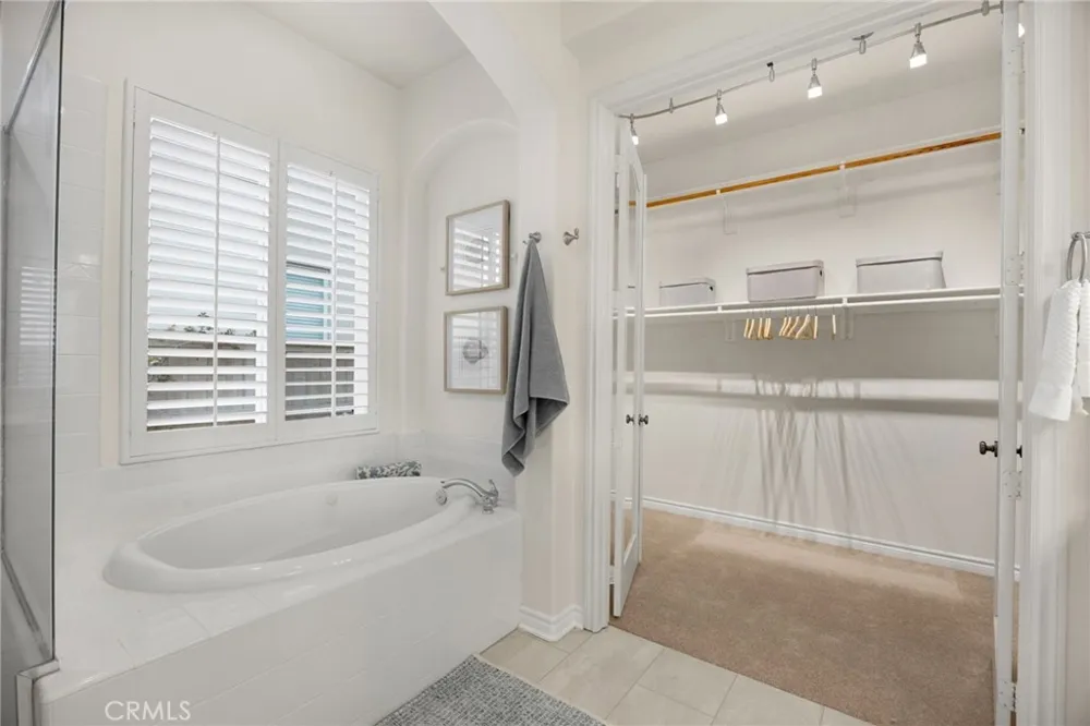 8040 Corte Sasafras Carlsbad, CA 92009