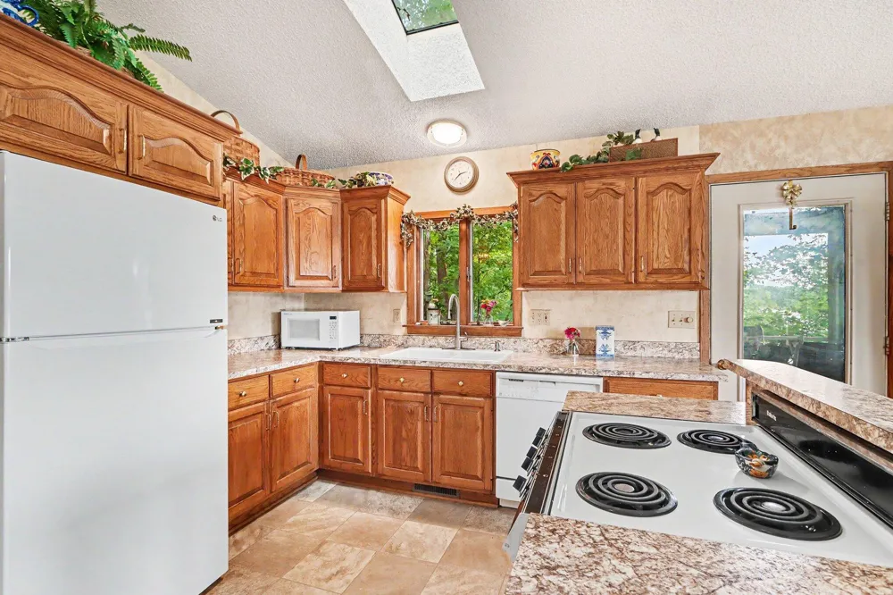 47135 Lakeview Drive Lawrence, MI 49064