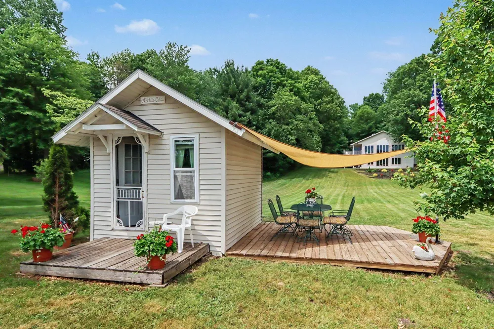 47135 Lakeview Drive Lawrence, MI 49064