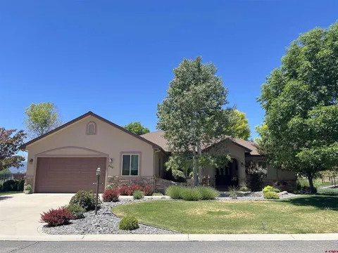 850 SE Pinyon Street