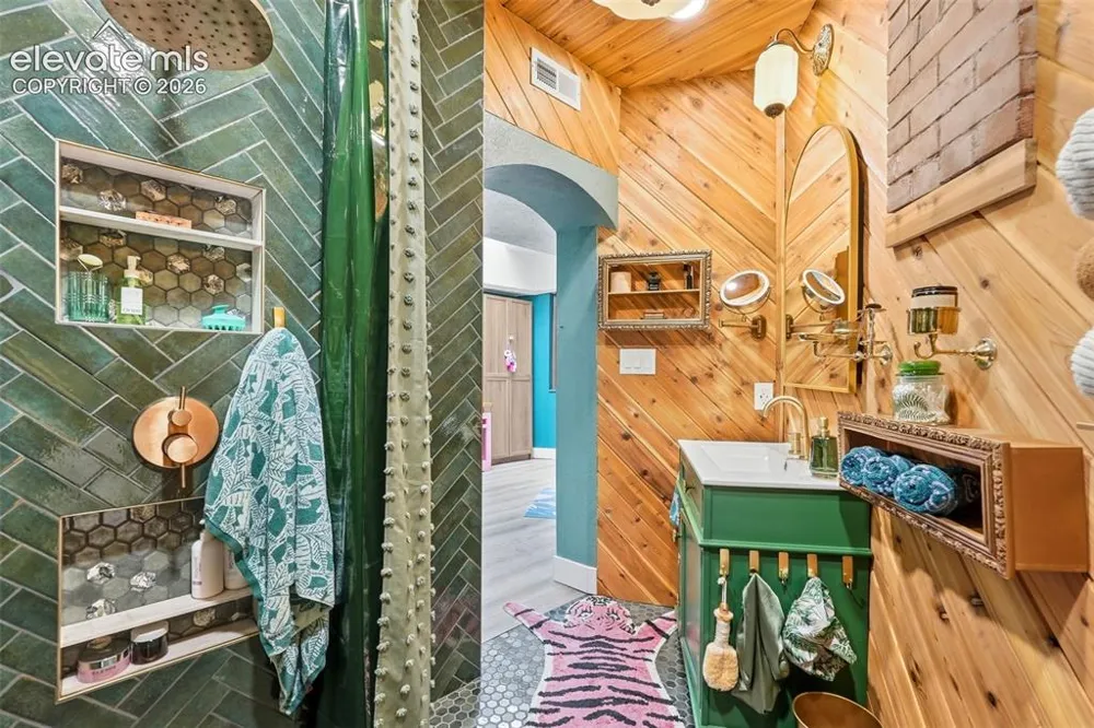 370 Ruxton Avenue Manitou Springs, CO 80829