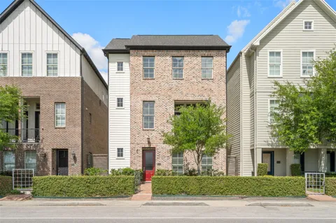 8668 Emnora Lane