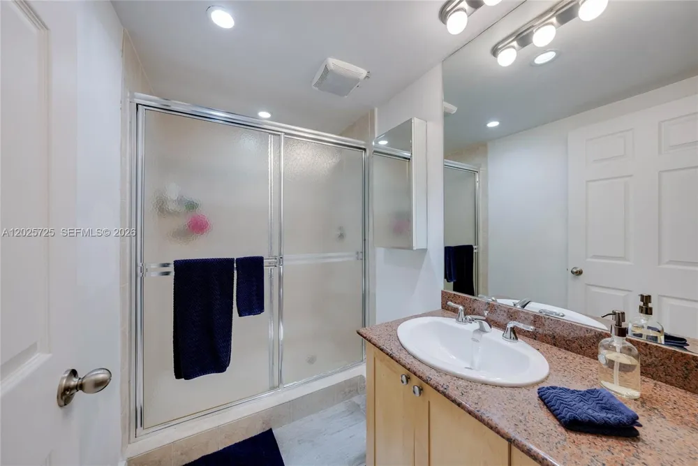 10350 W Bay Harbor Dr #4R Bay Harbor Islands, FL 33154