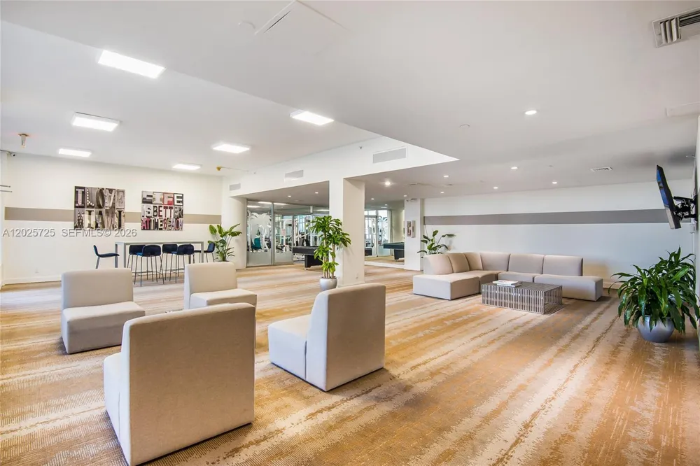 10350 W Bay Harbor Dr #4R Bay Harbor Islands, FL 33154