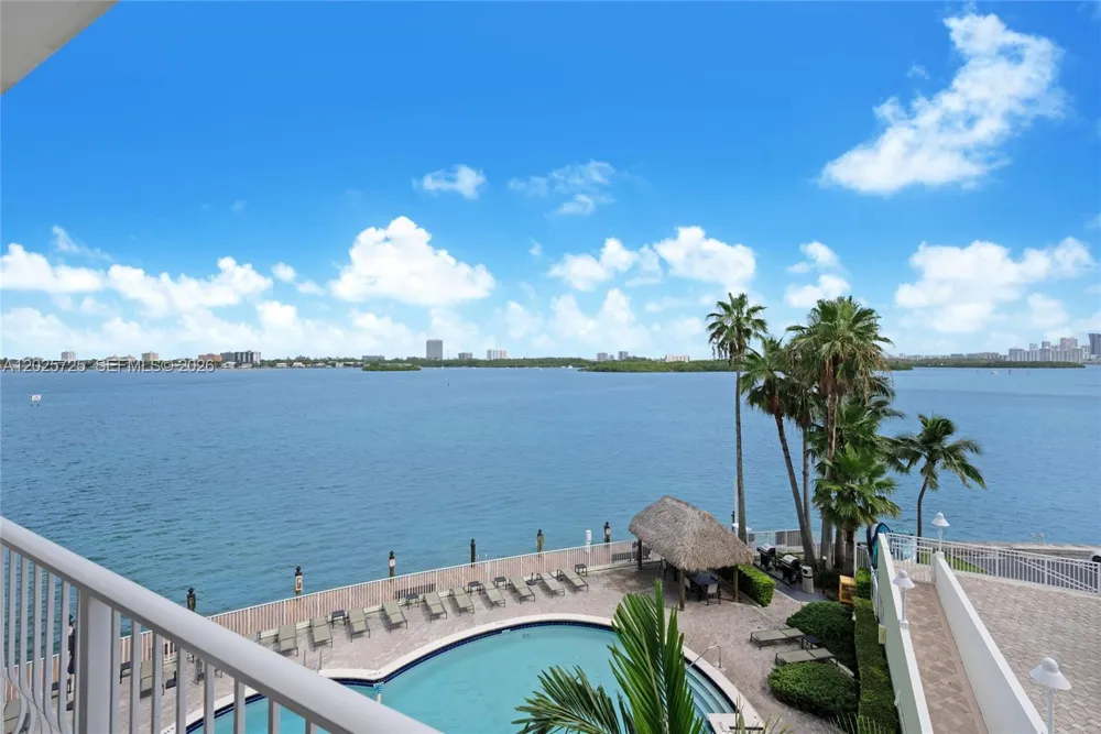 10350 W Bay Harbor Dr #4R Bay Harbor Islands, FL 33154