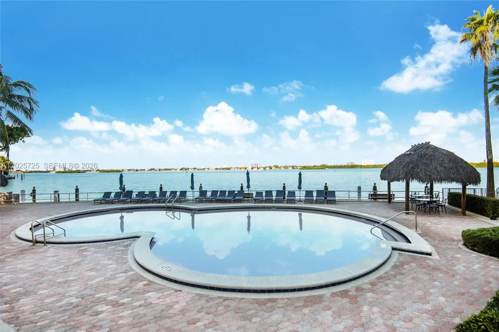10350 W Bay Harbor Dr #4R Bay Harbor Islands, FL 33154