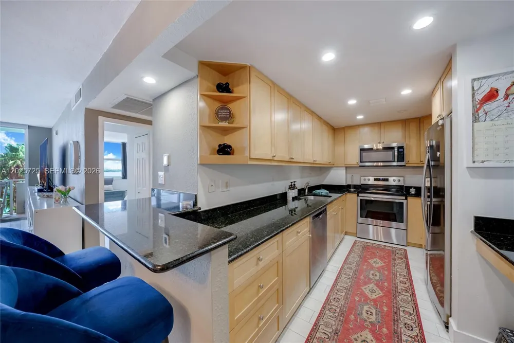 10350 W Bay Harbor Dr #4R Bay Harbor Islands, FL 33154