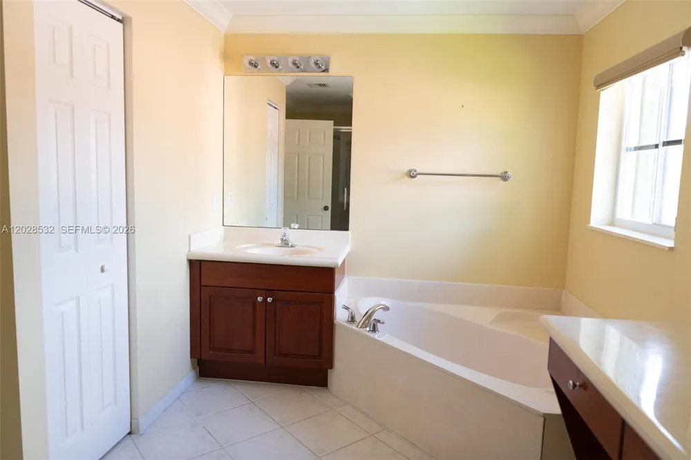 864 Vanda Ter Weston, FL 33327