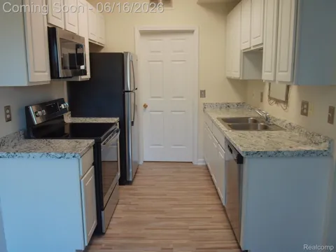 2009 MONARCH DRIVE #3
