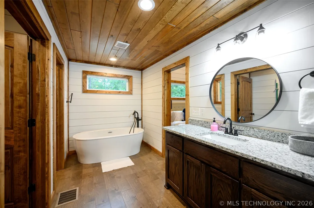 32 Cedar Tree Trail Broken Bow, OK 74728