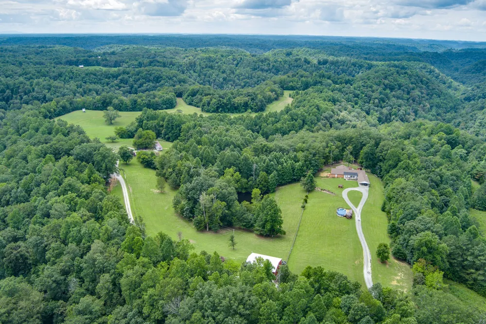 6045 Green Road Bloomington Springs, TN 38545